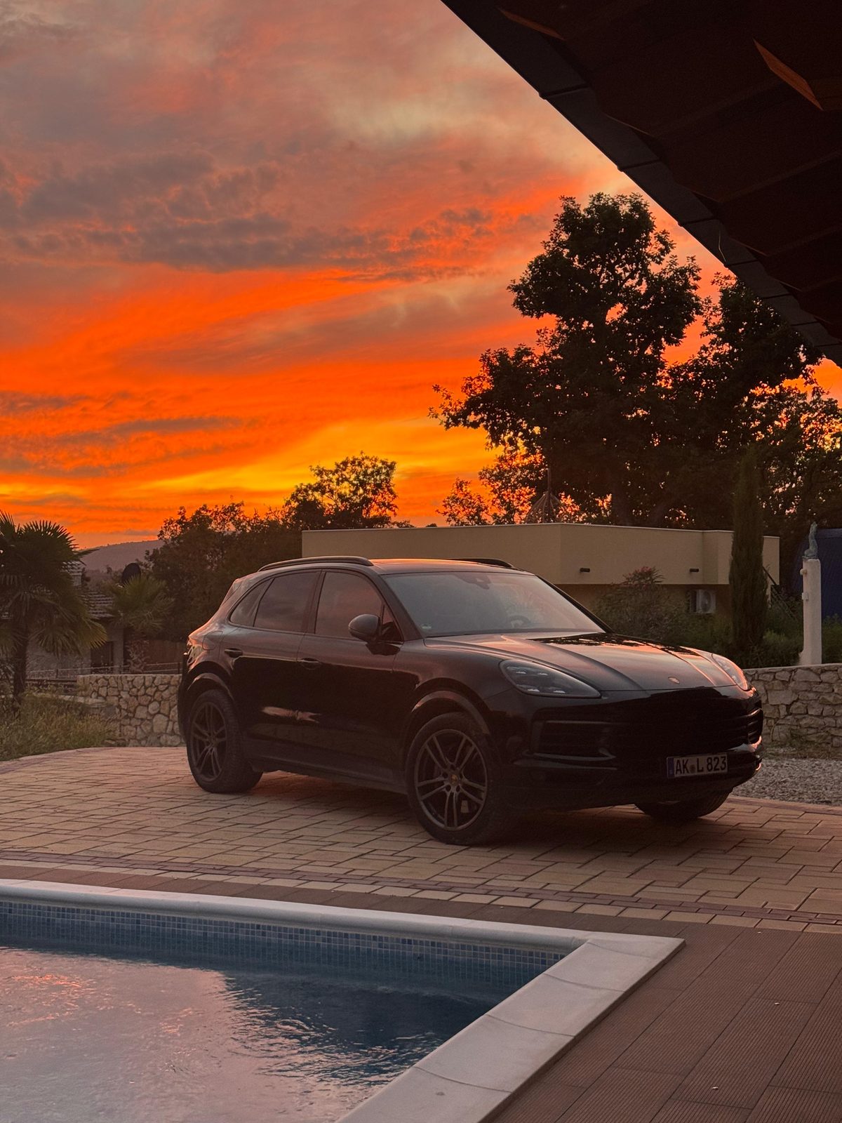 Unser Haus mit Pool und dem Porsche in der Einfahrt, Montenegro